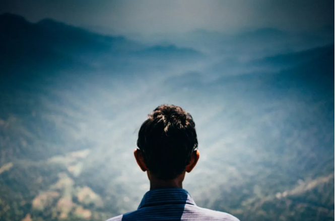 做人有尺，处事有度，讲话有德