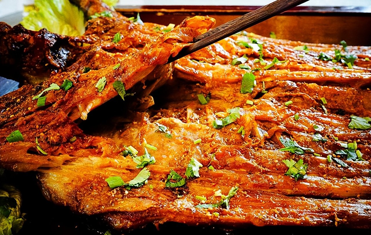 沂蒙名吃-蒙山烤全羊